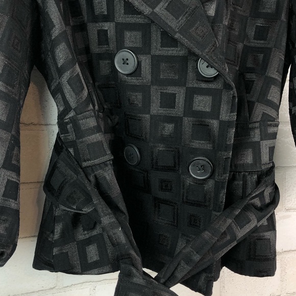 2/$20 Elle | Cropped Blazer - Picture 3 of 7